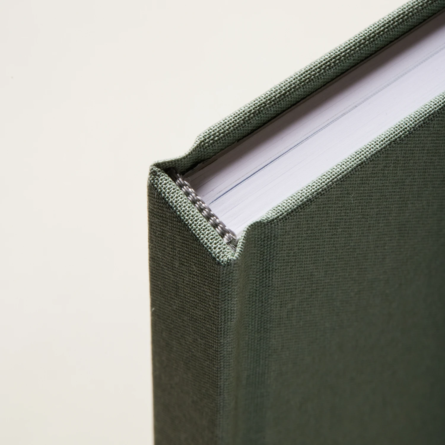 Livre photo couverture tissu titre doré